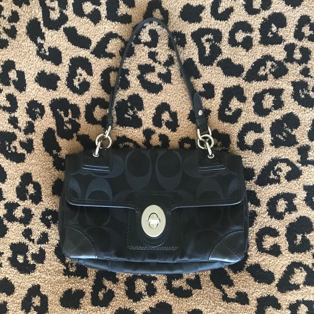 Coach purse. Excellent condition!
